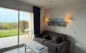 Charmant appartement T2 en rez de jardin terrasse face mer 4 personnes
